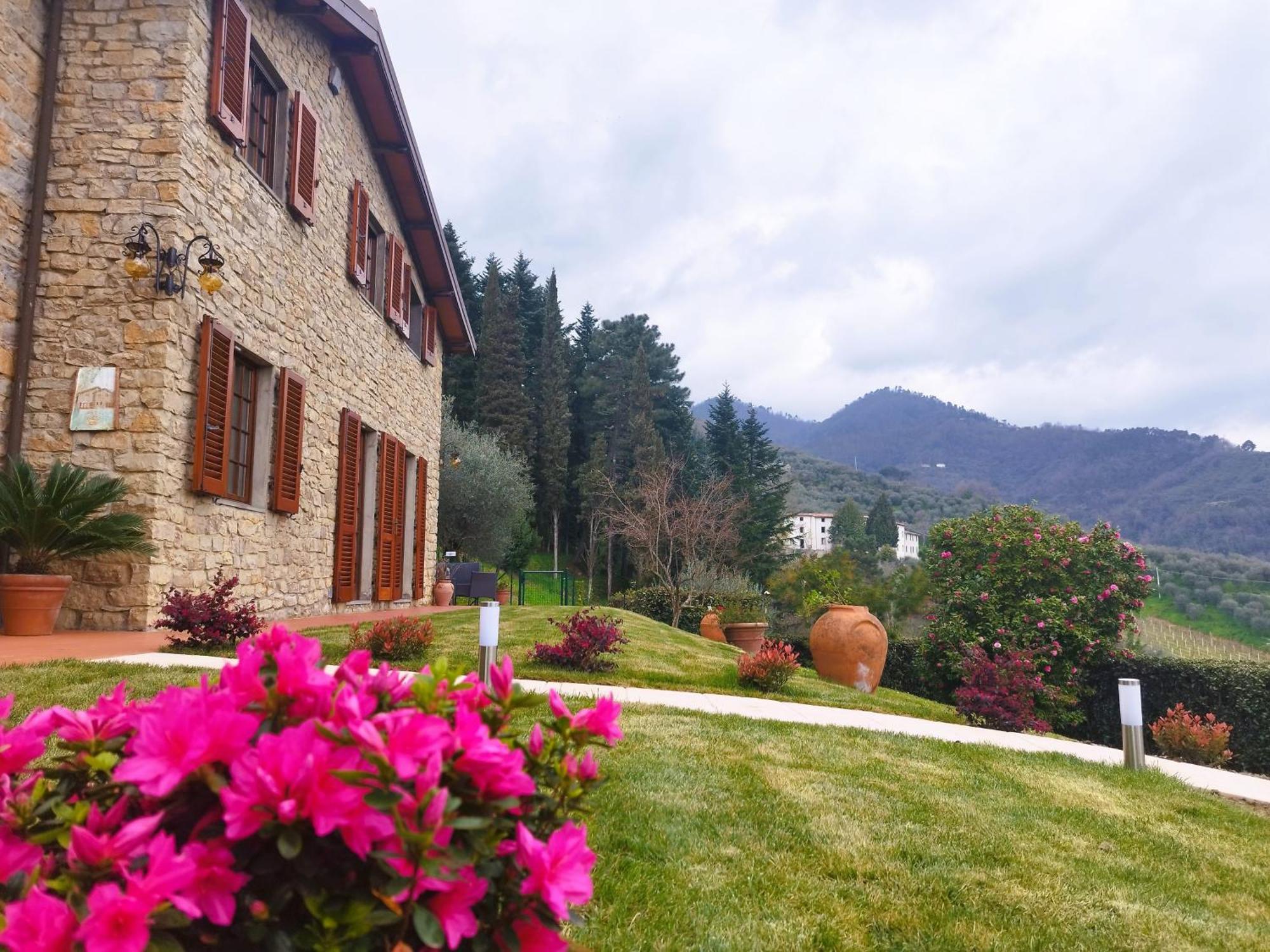 Villa Camelia Tuscany Pescia Exterior photo